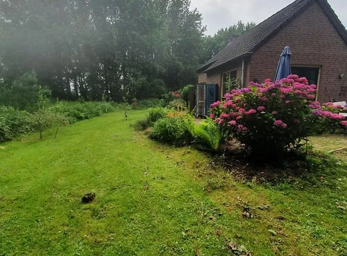 Blauwe Lelie Holiday home Ewijk